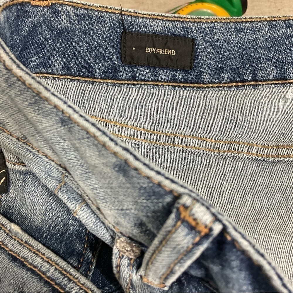 Torrid Premium Boyfriend Jeans with Floral Embroidery and distressed Size 16 - Picture 11 of 12